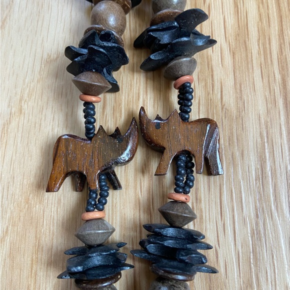 Chunky Carved Wooden Rhino Rhinoceros African Safari Statement Bead Necklace - Picture 3 of 10
